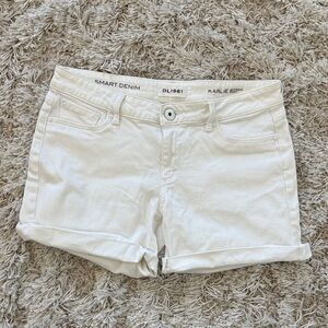 DL1961 Karlie Boyfriend Denim Shorts in Marble Size 28
